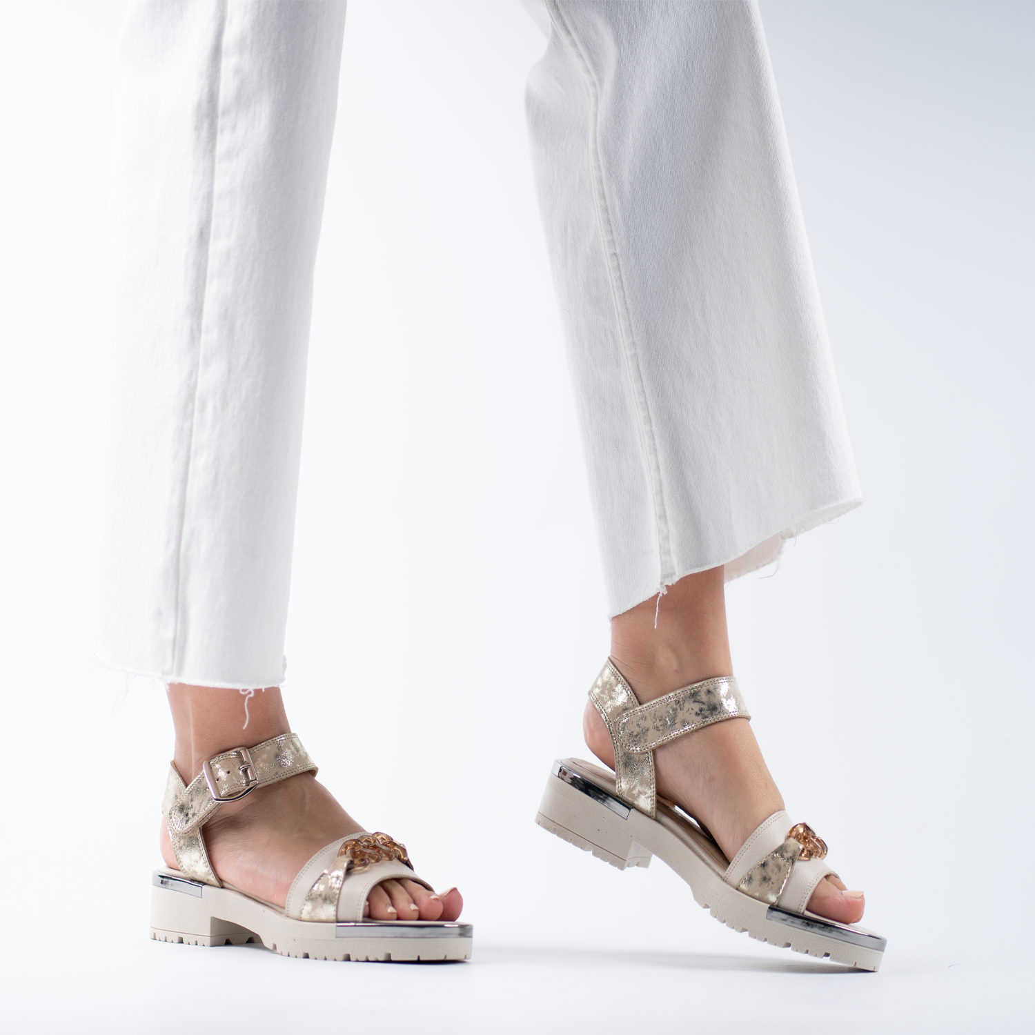 Marcella Oro Carey 2