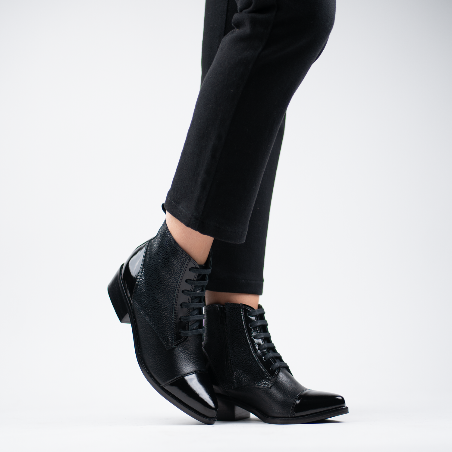 Sorrento Dark Black 6