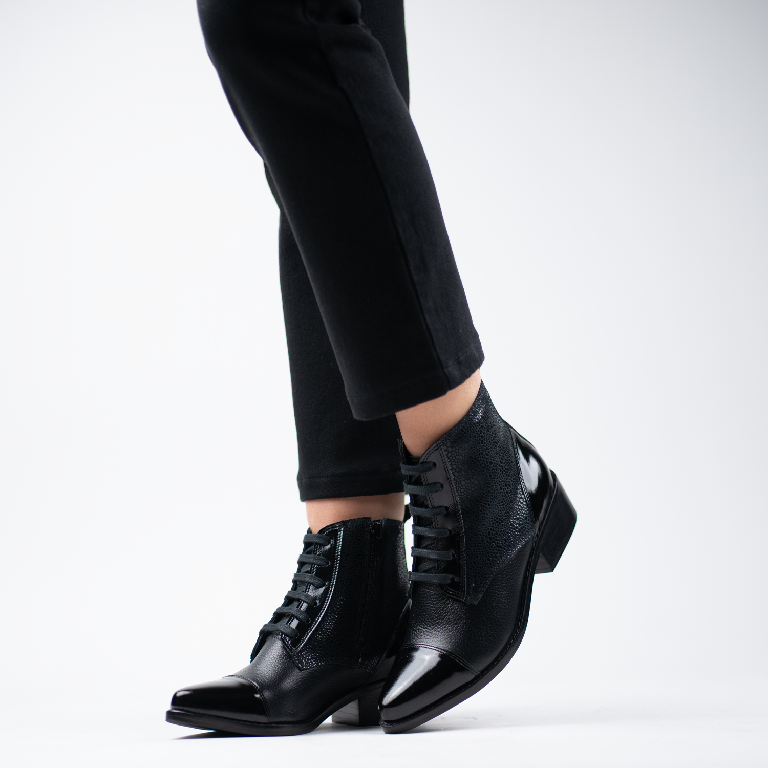 Sorrento Dark Black 9