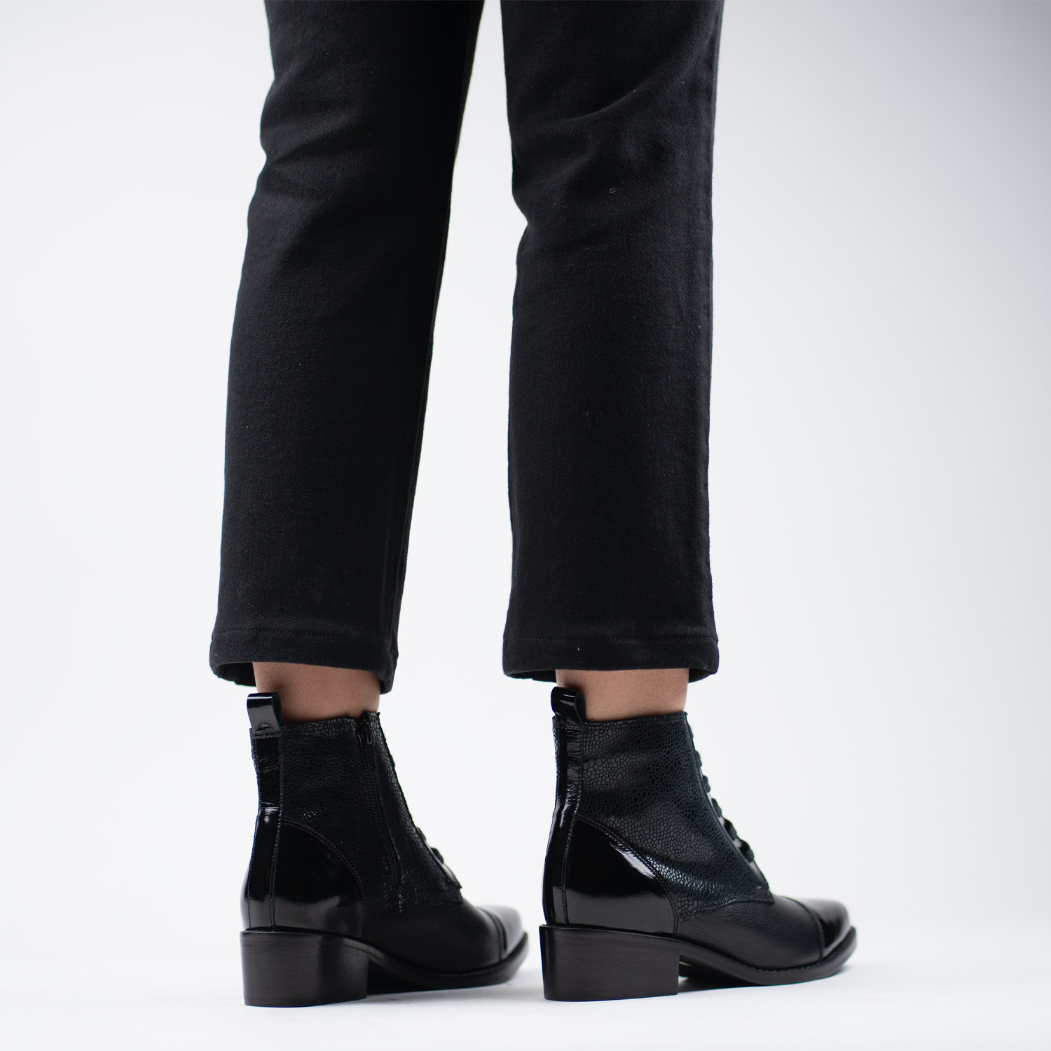 Sorrento Dark Black 13