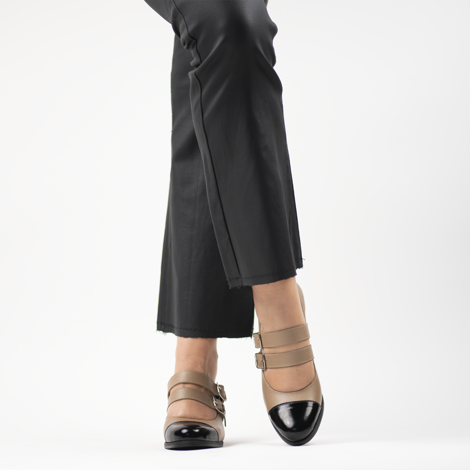 Eloise Cream Black 4