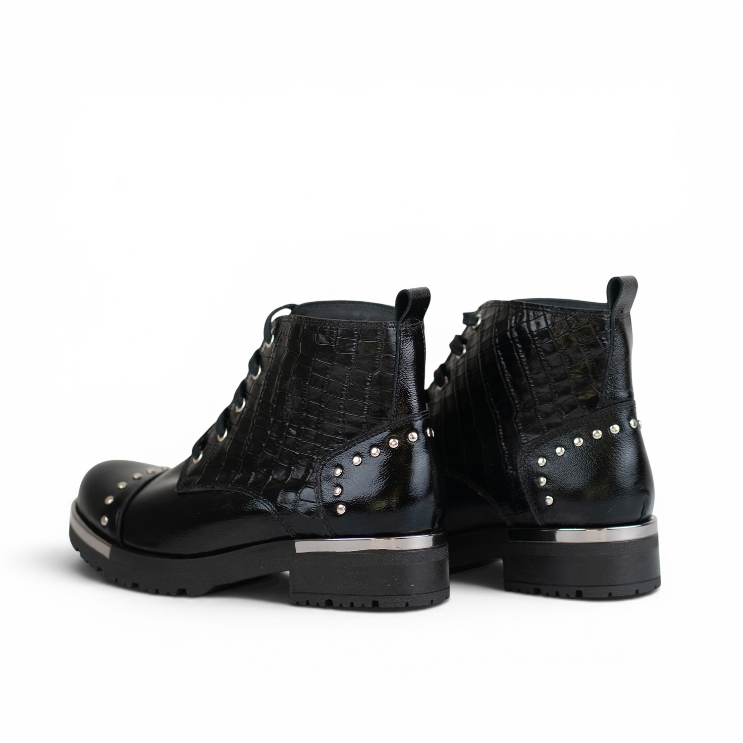 Milán Black 6