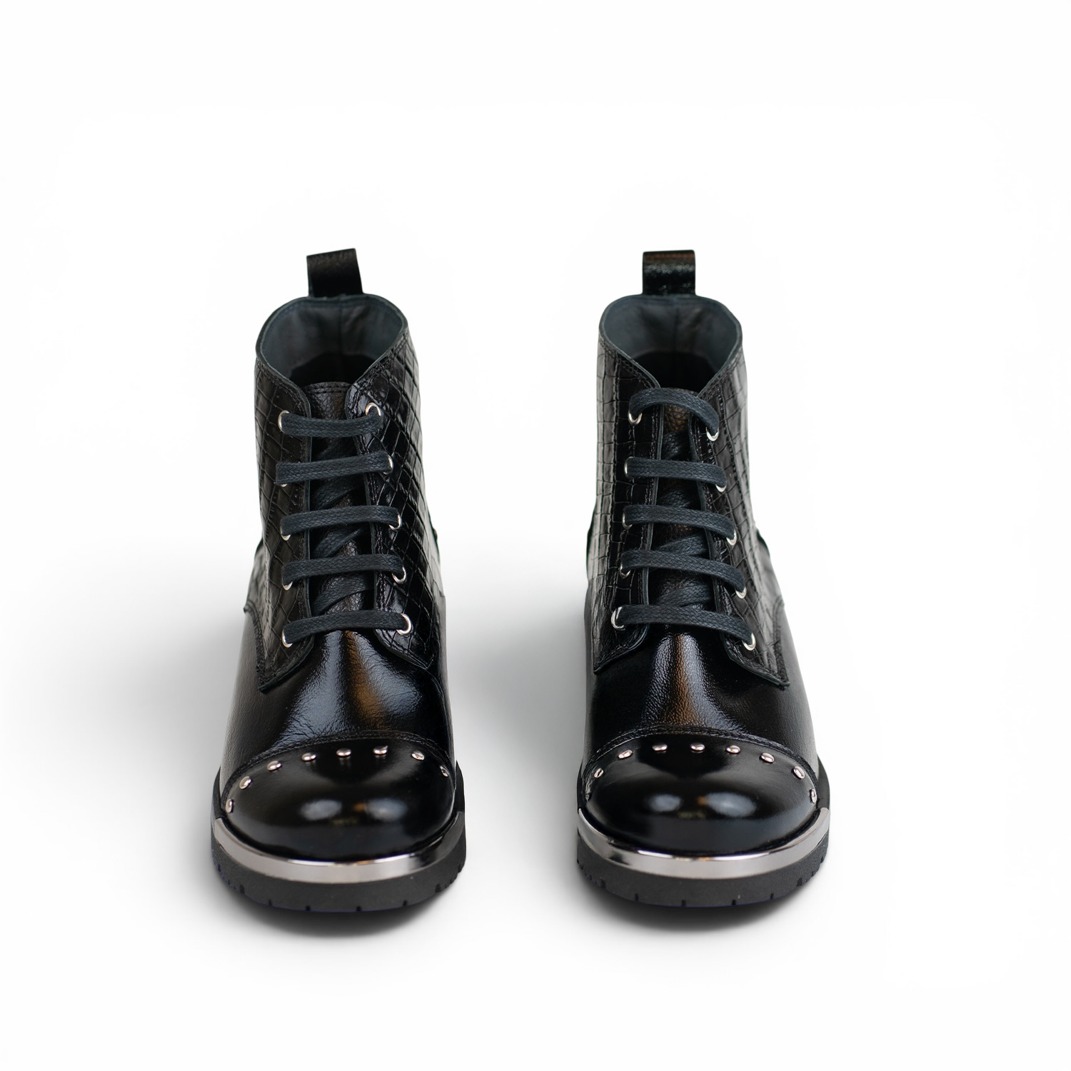 Milán Black 4