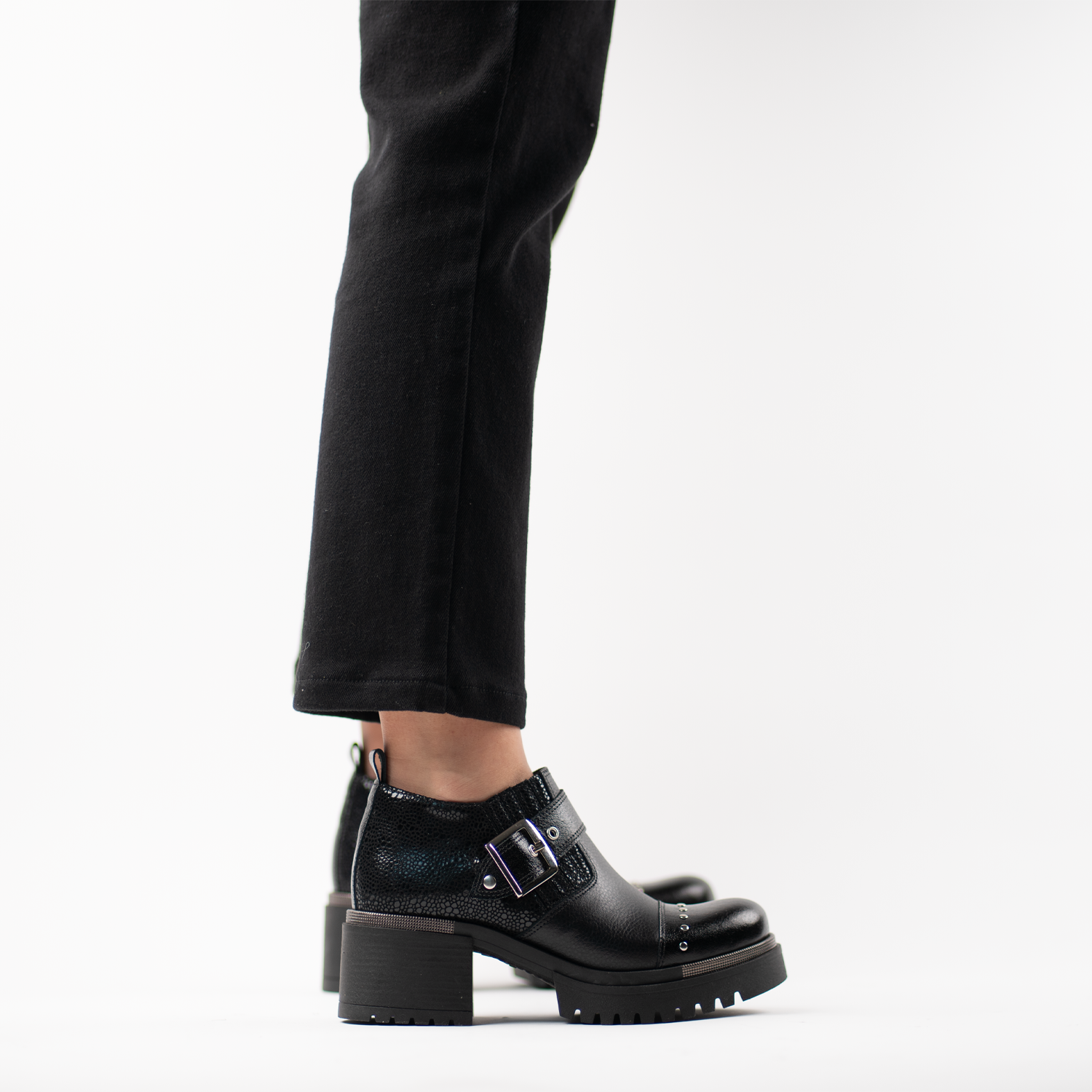Petra Black 13