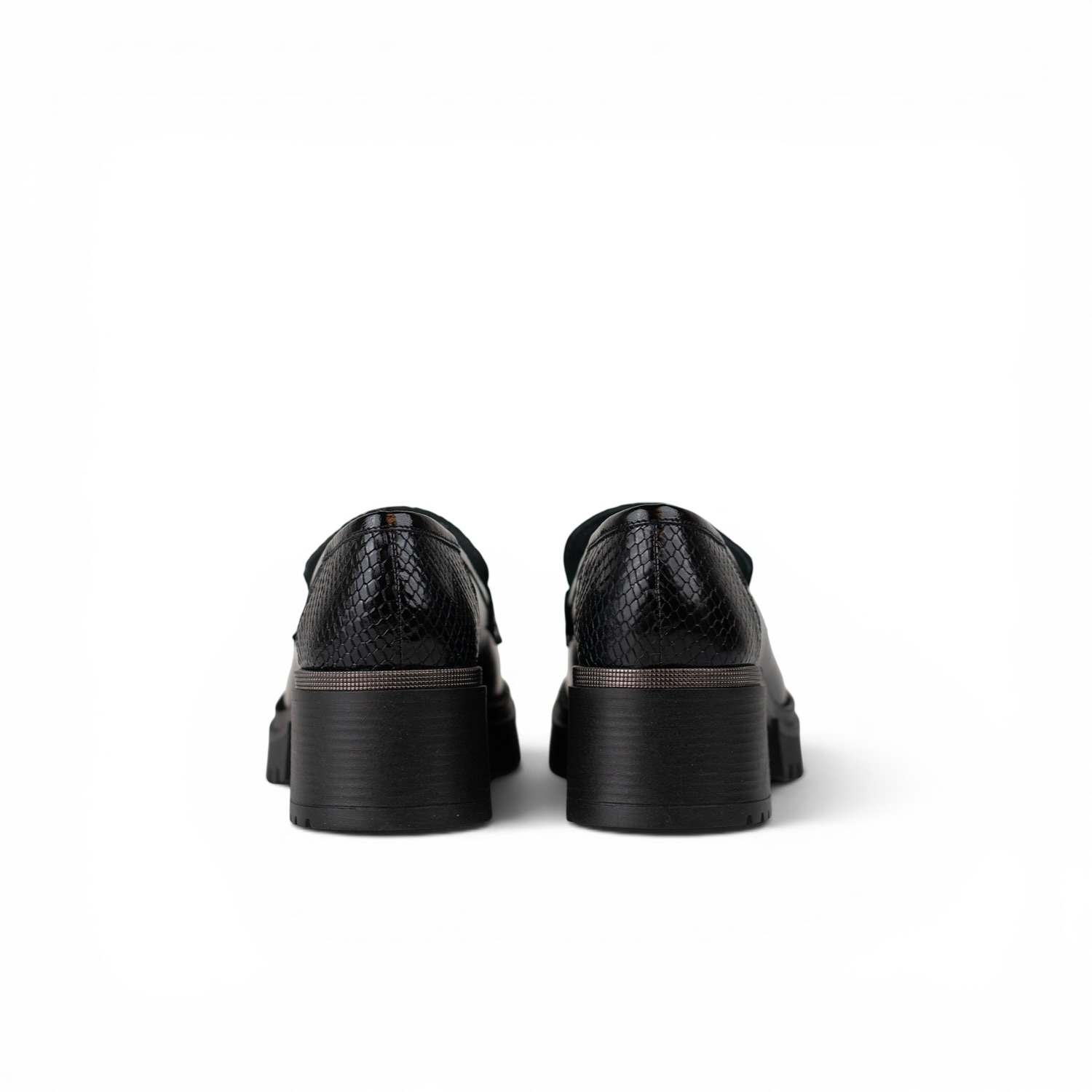 Praga Dark Black 4