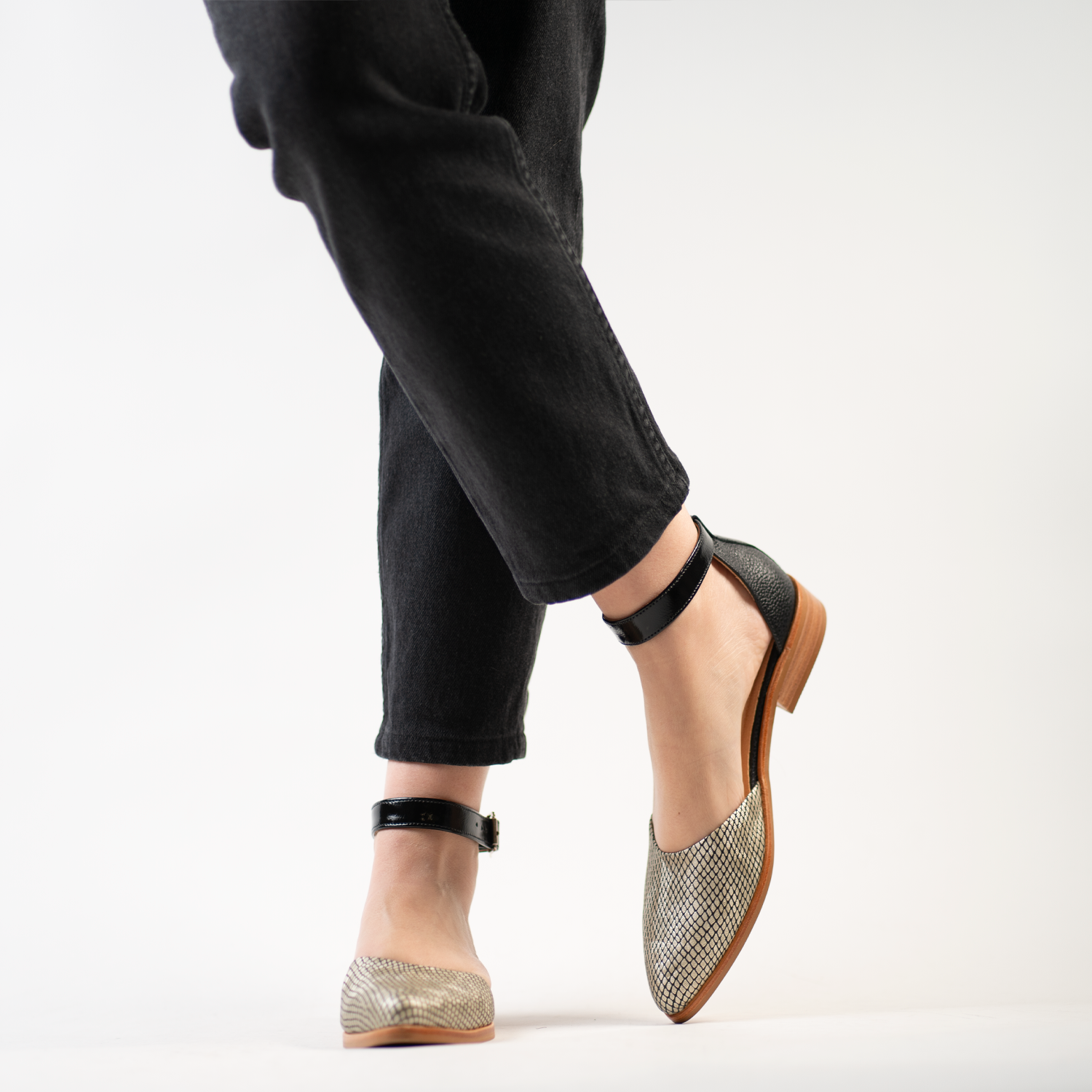 Alma Black Gold 16
