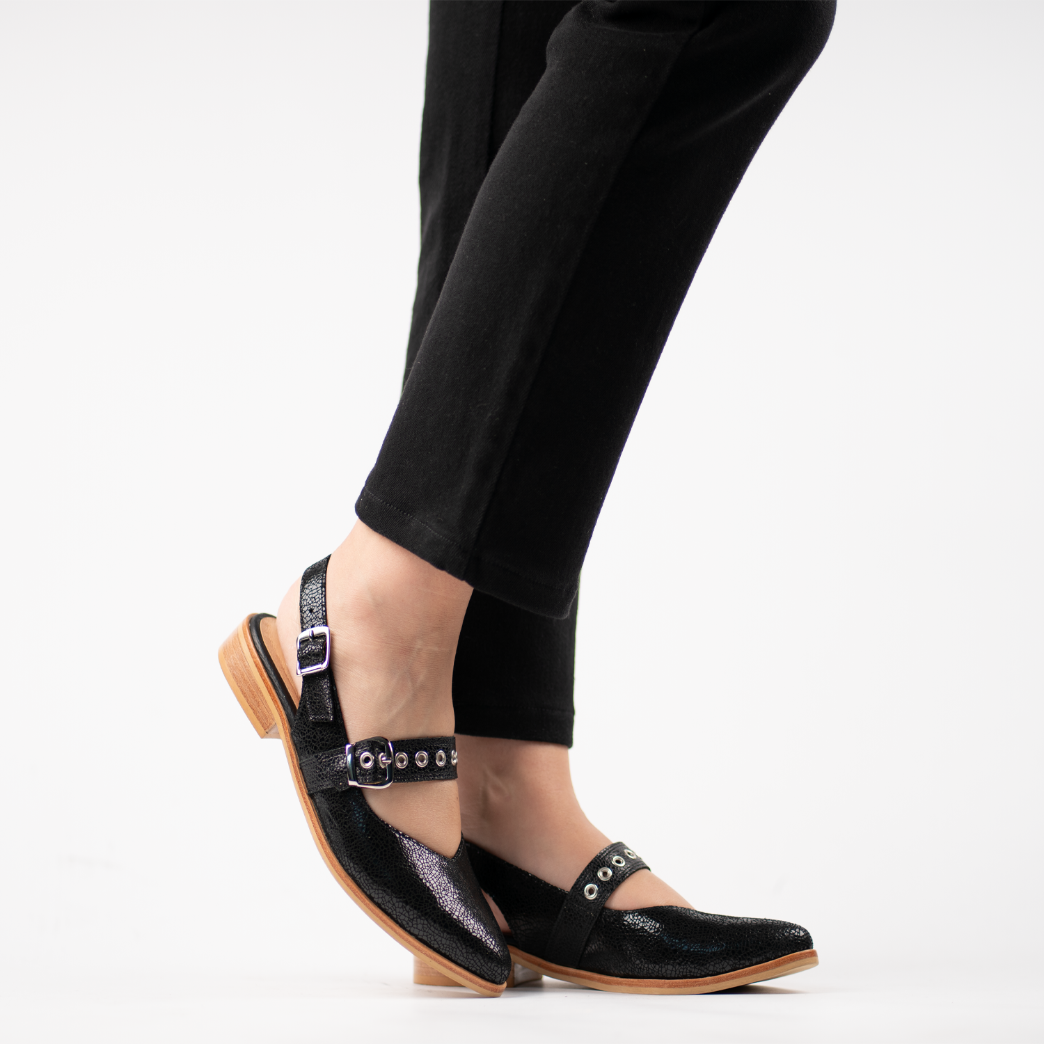 Amelia Black 8