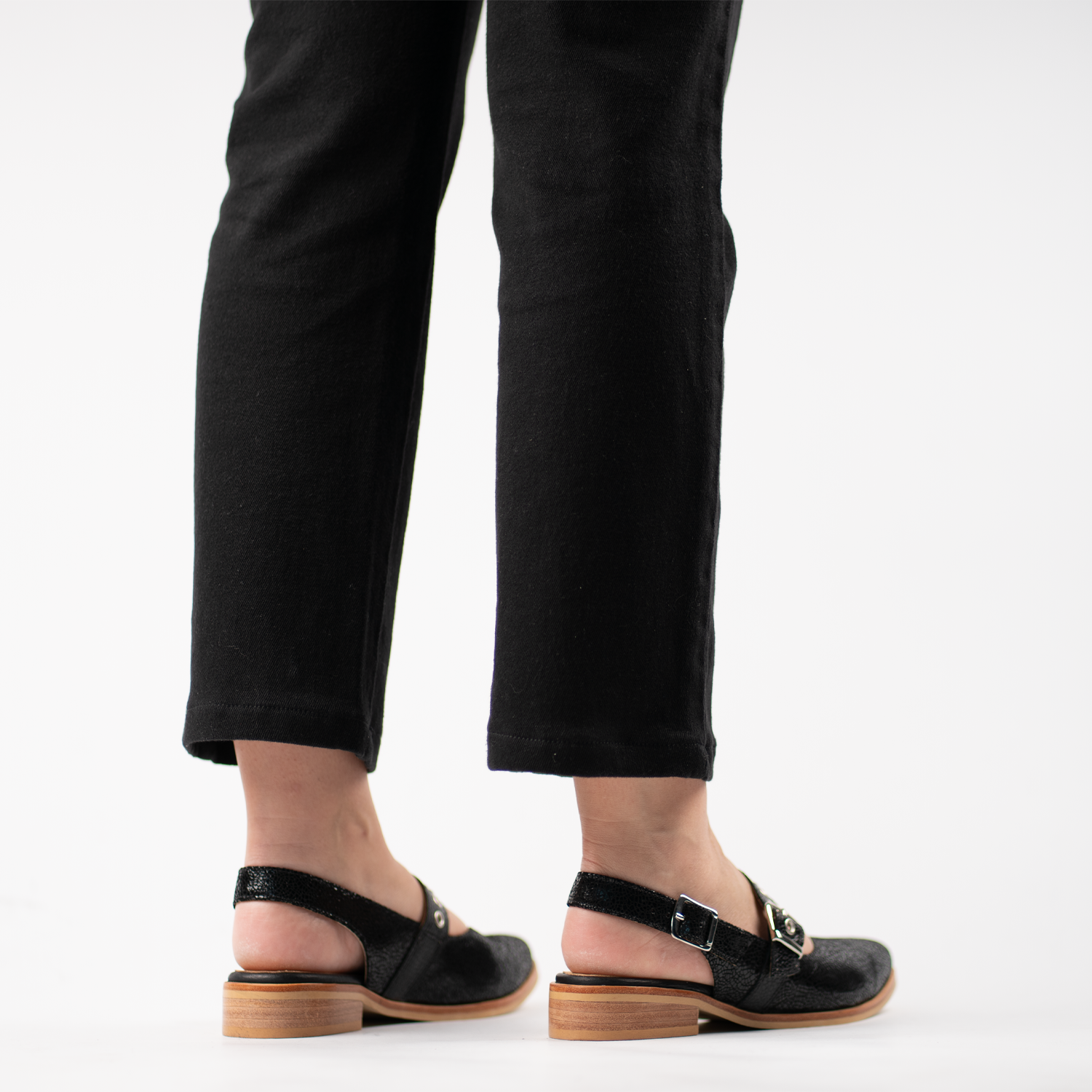 Amelia Black 10
