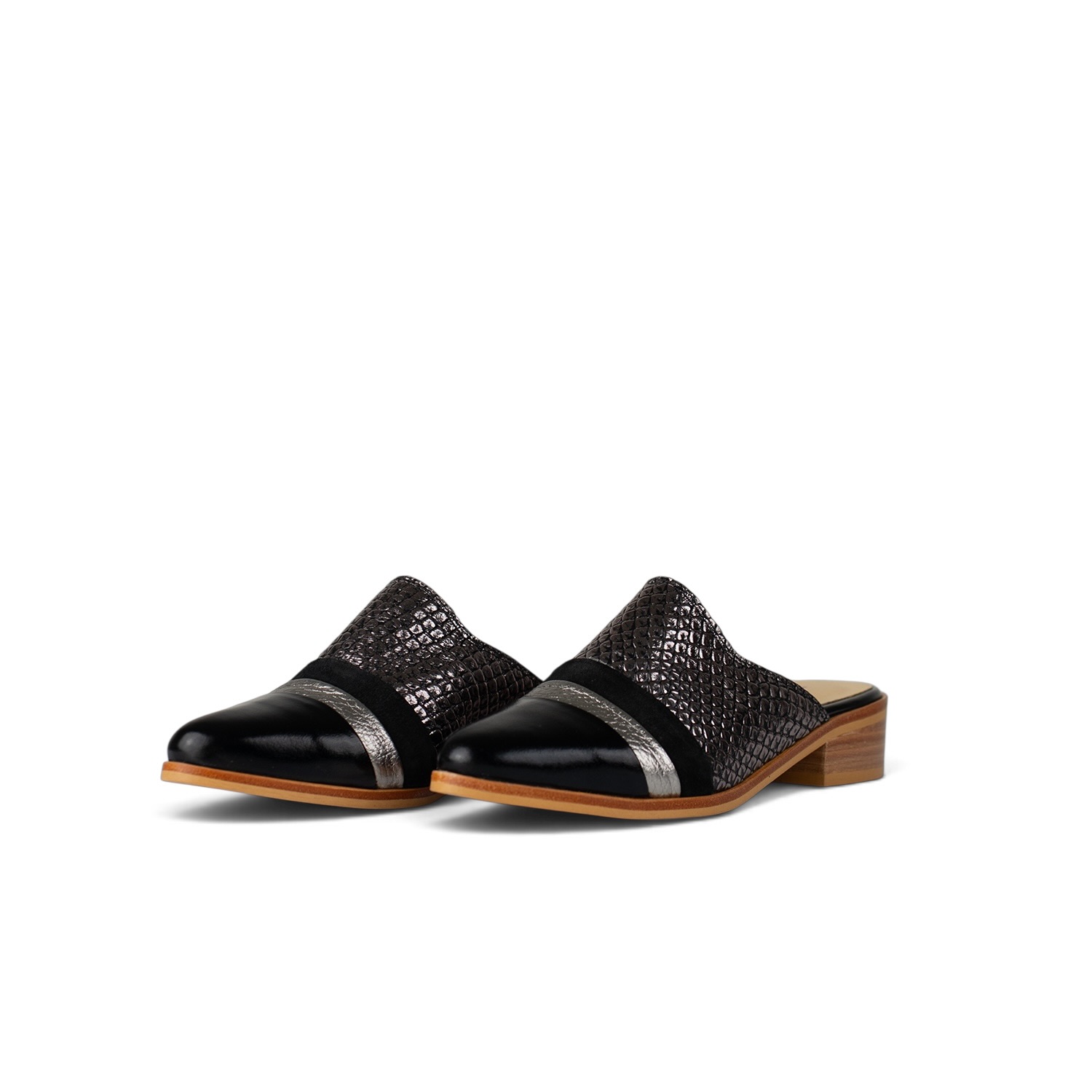 Adela Black Silver 5