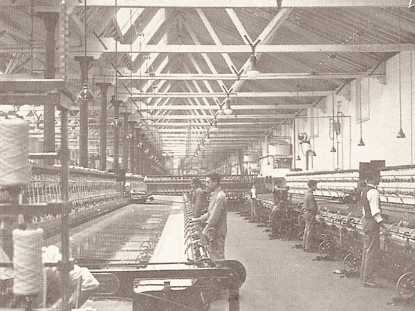 Discover the history of burel, the traditional Portuguese wool fabric.