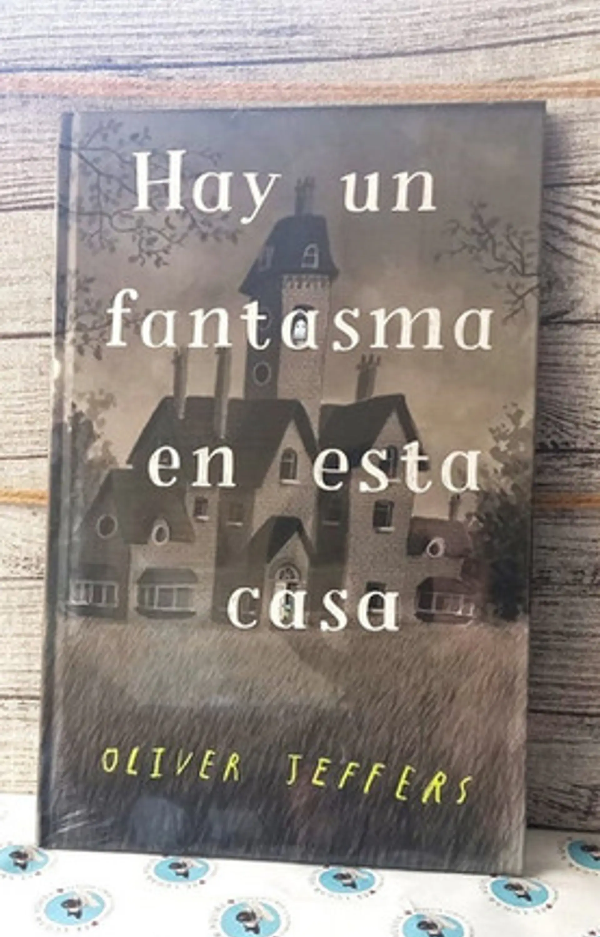 Hay Un Fantasma En Esta Casa. 1