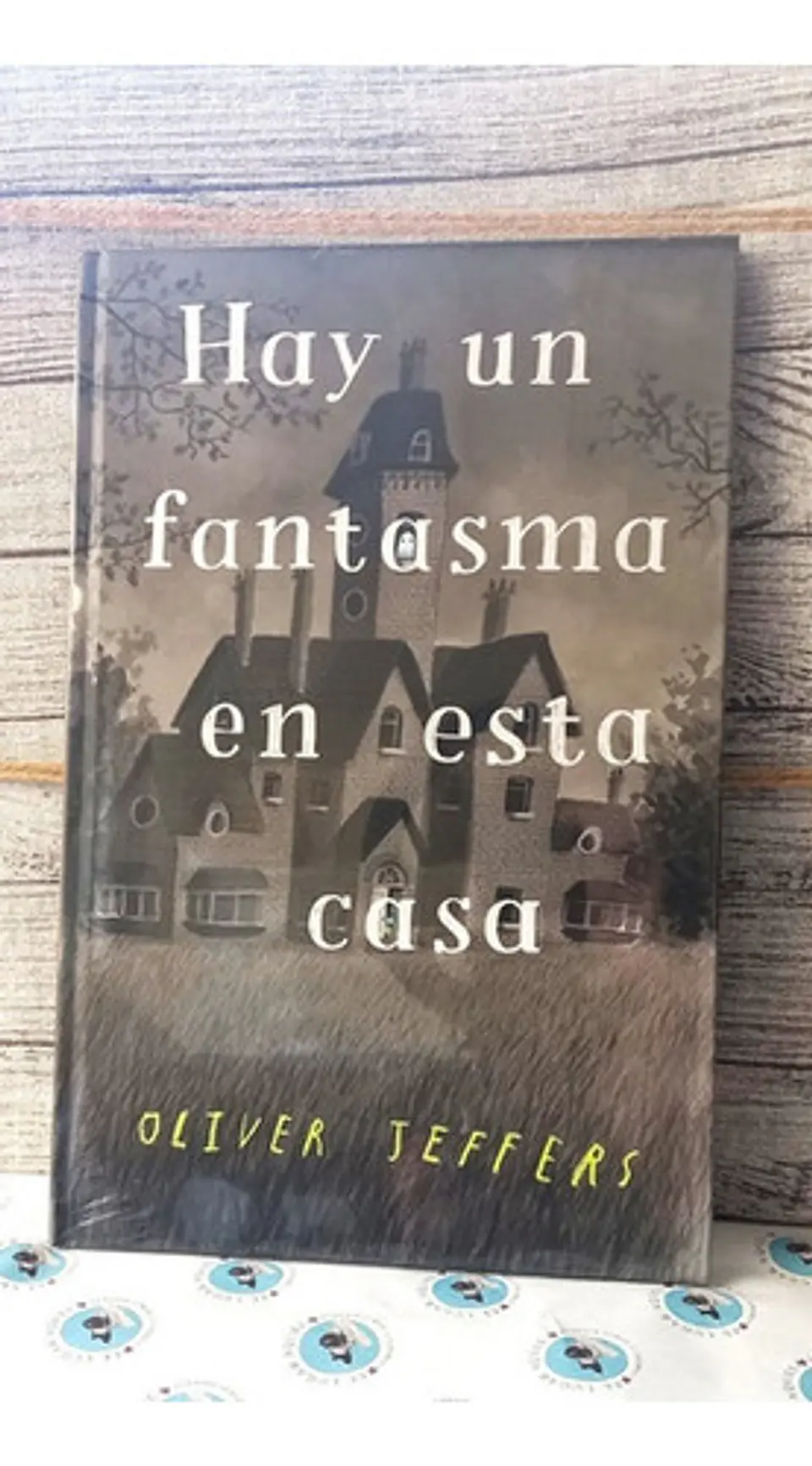 Hay Un Fantasma En Esta Casa. 1