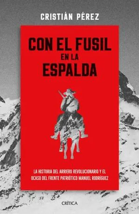 Con el fusil en la espalda