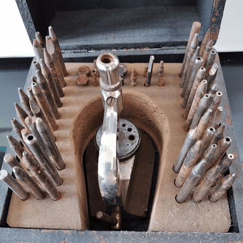 Punções para relógios