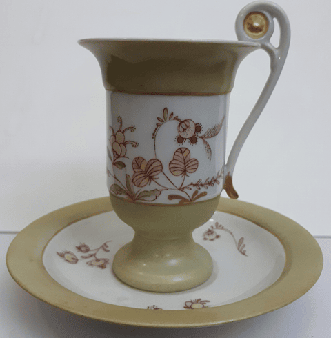 Xícara estilo etrusco