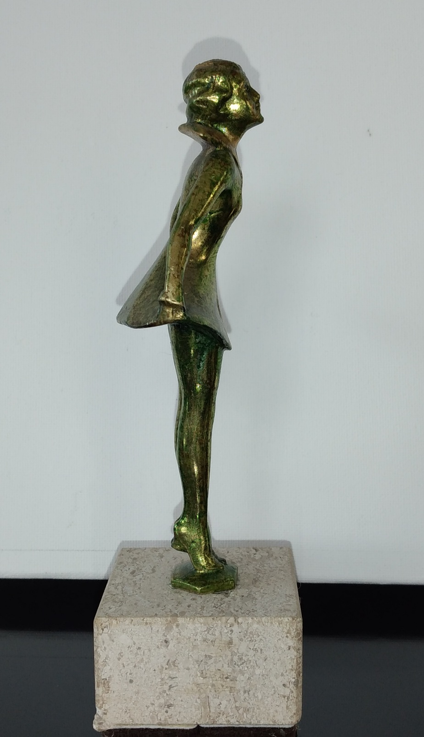 Figura feminina arte déco  2