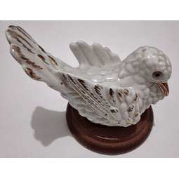 Pássaro em porcelana