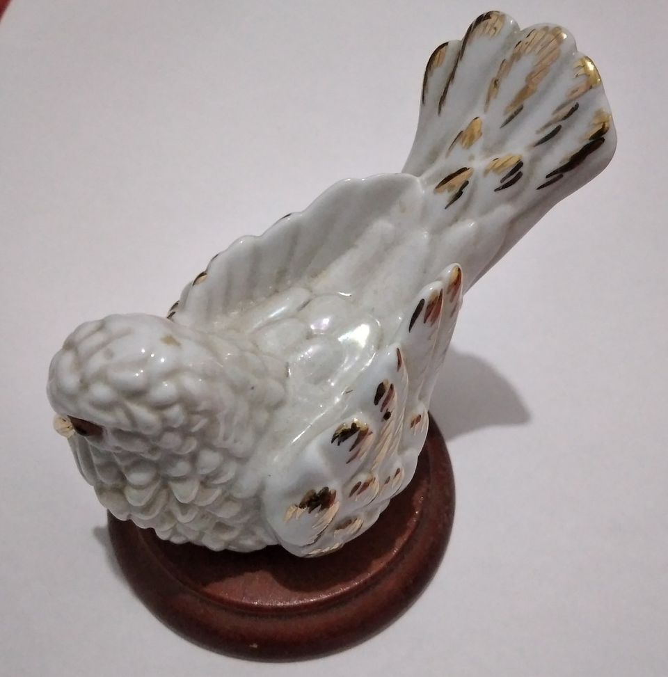 Pássaro em porcelana 3