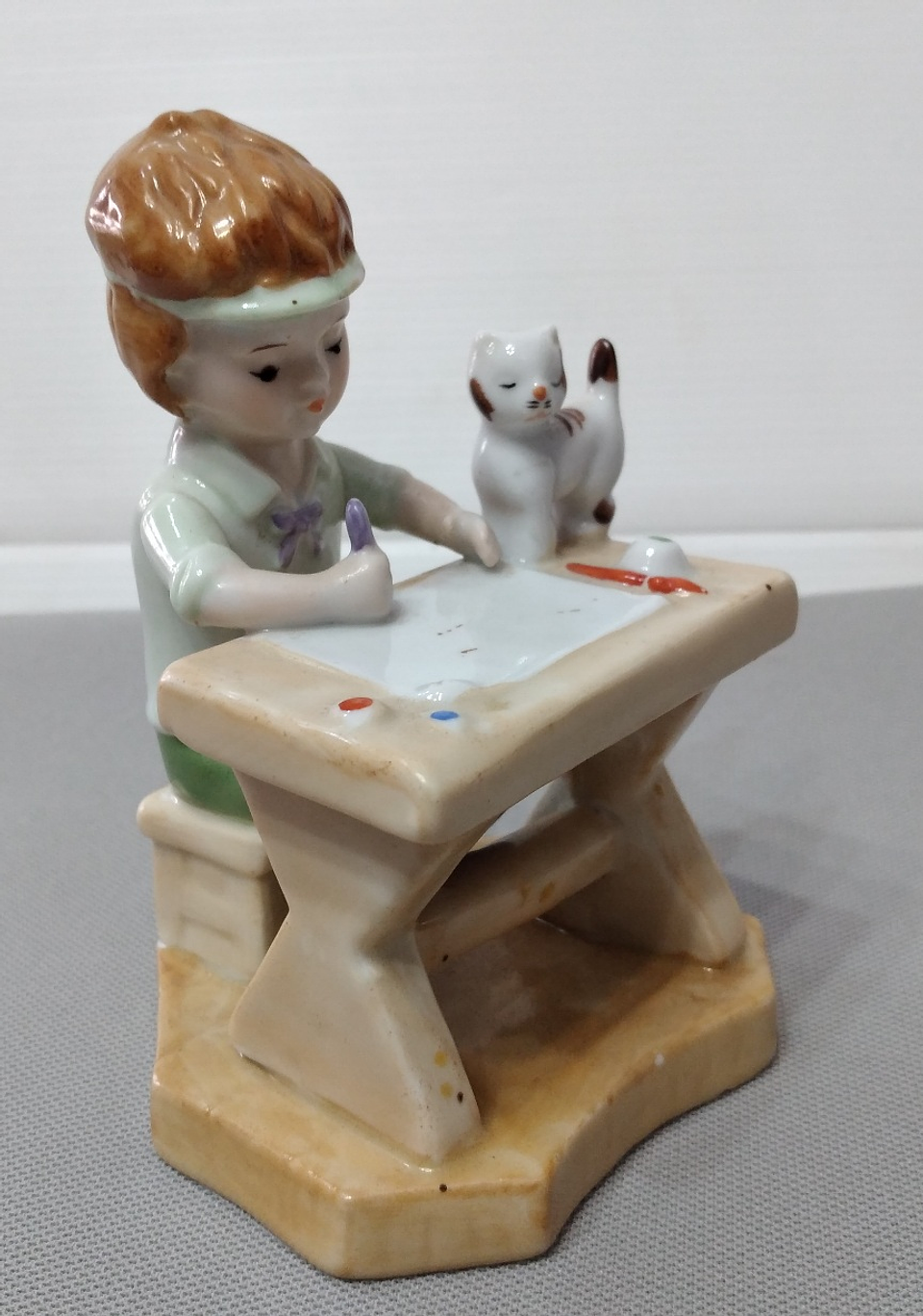 Estatueta em porcelana 3