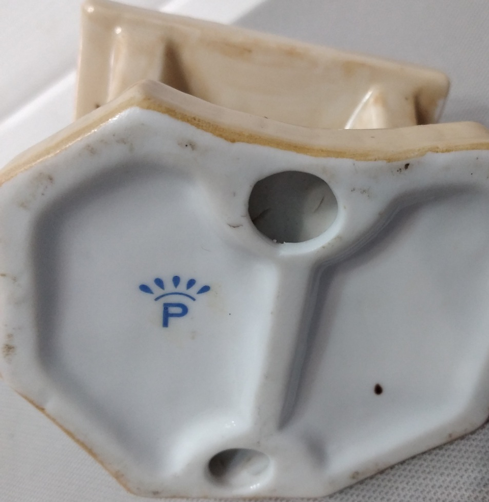 Estatueta em porcelana 5