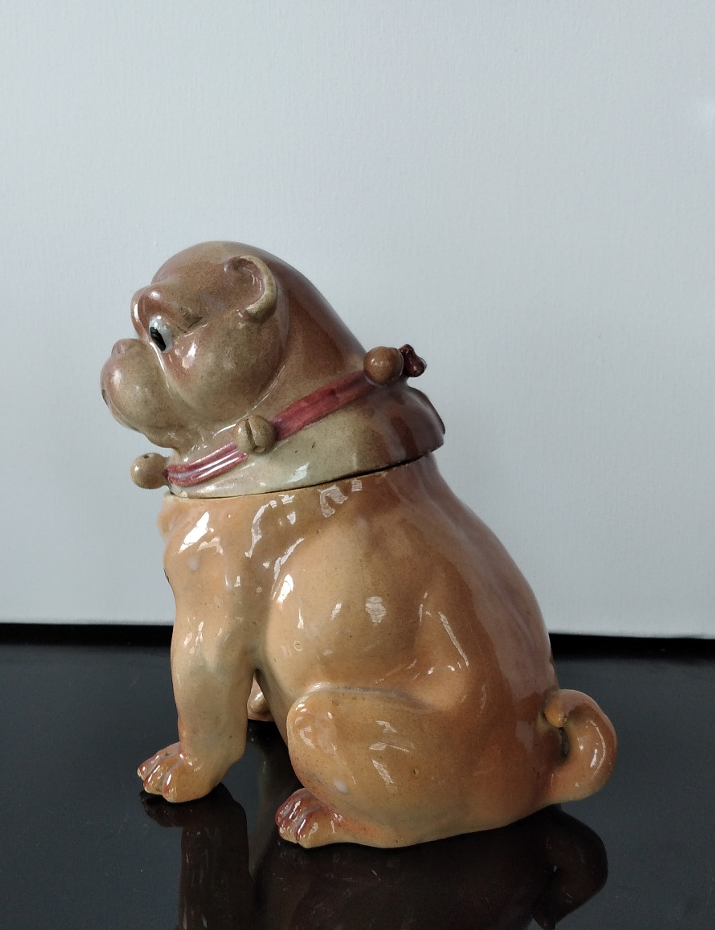 Caixa em faiança, representando pug 3