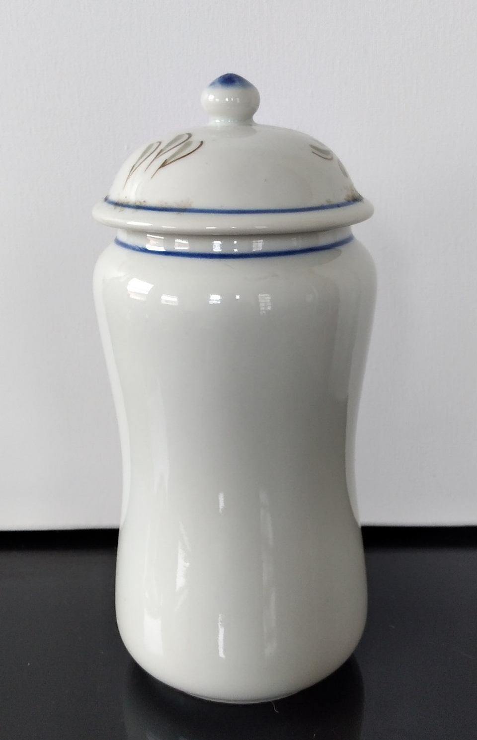 Pote de farmácia  3