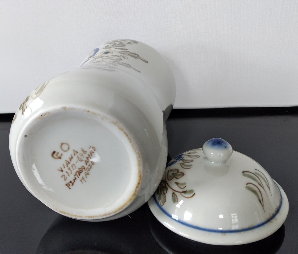 Pote de farmácia  5