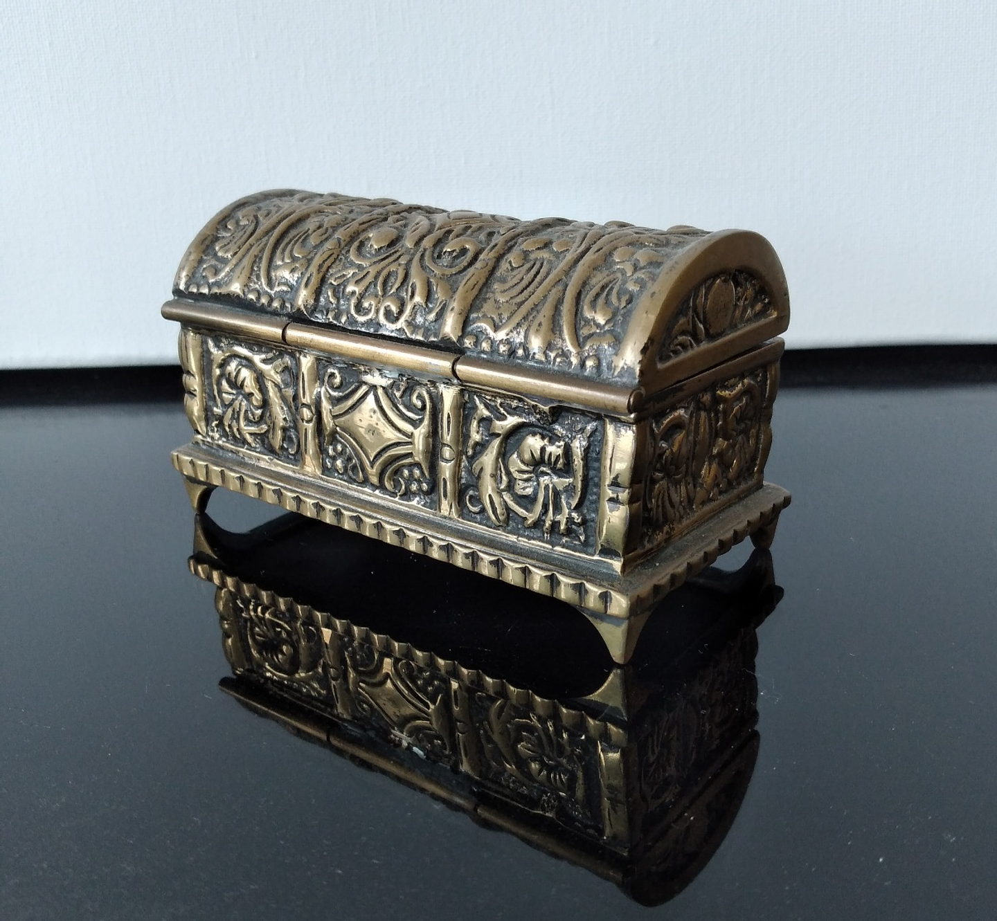 Baú em bronze  4
