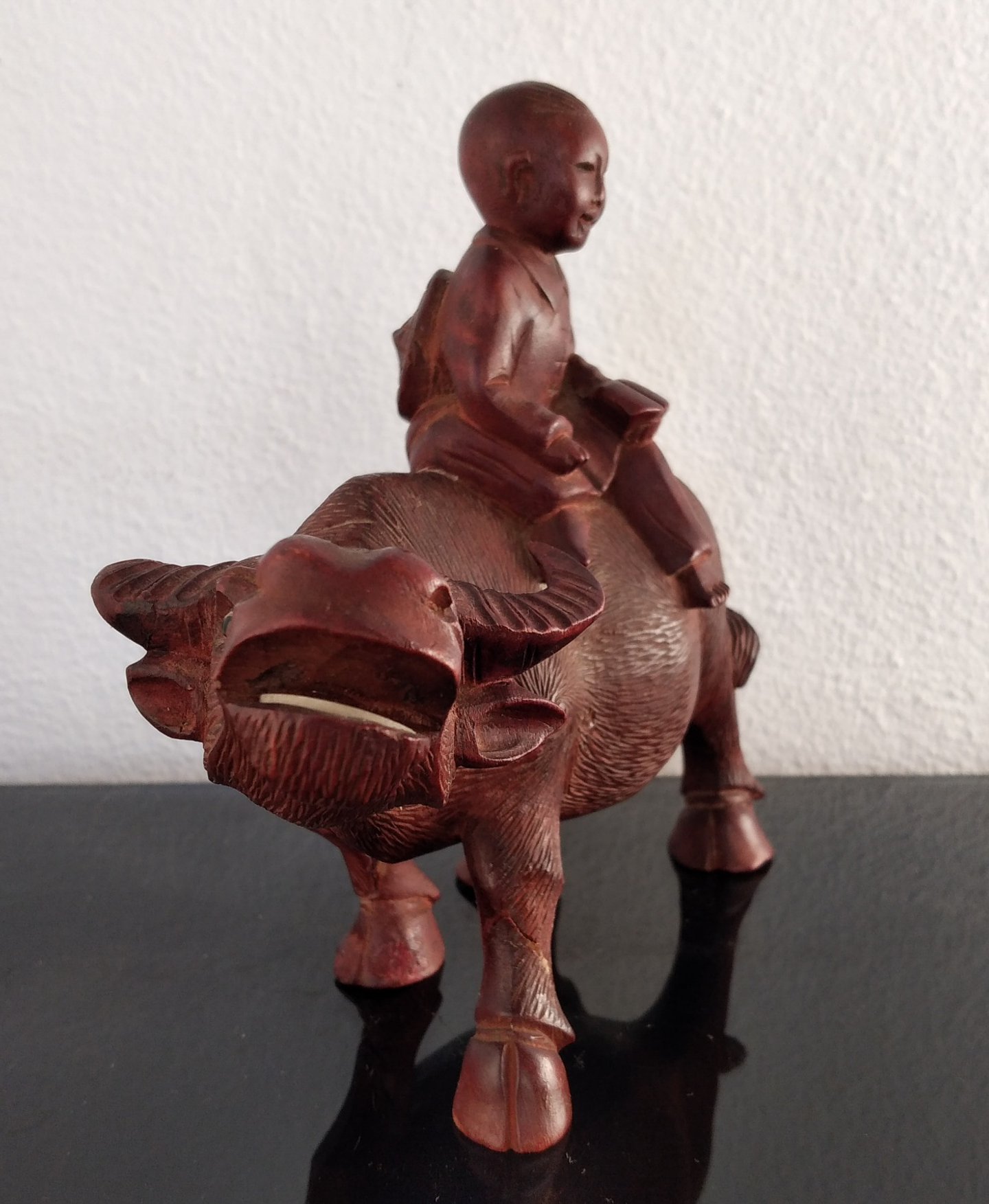 Búfalo em madeira 2