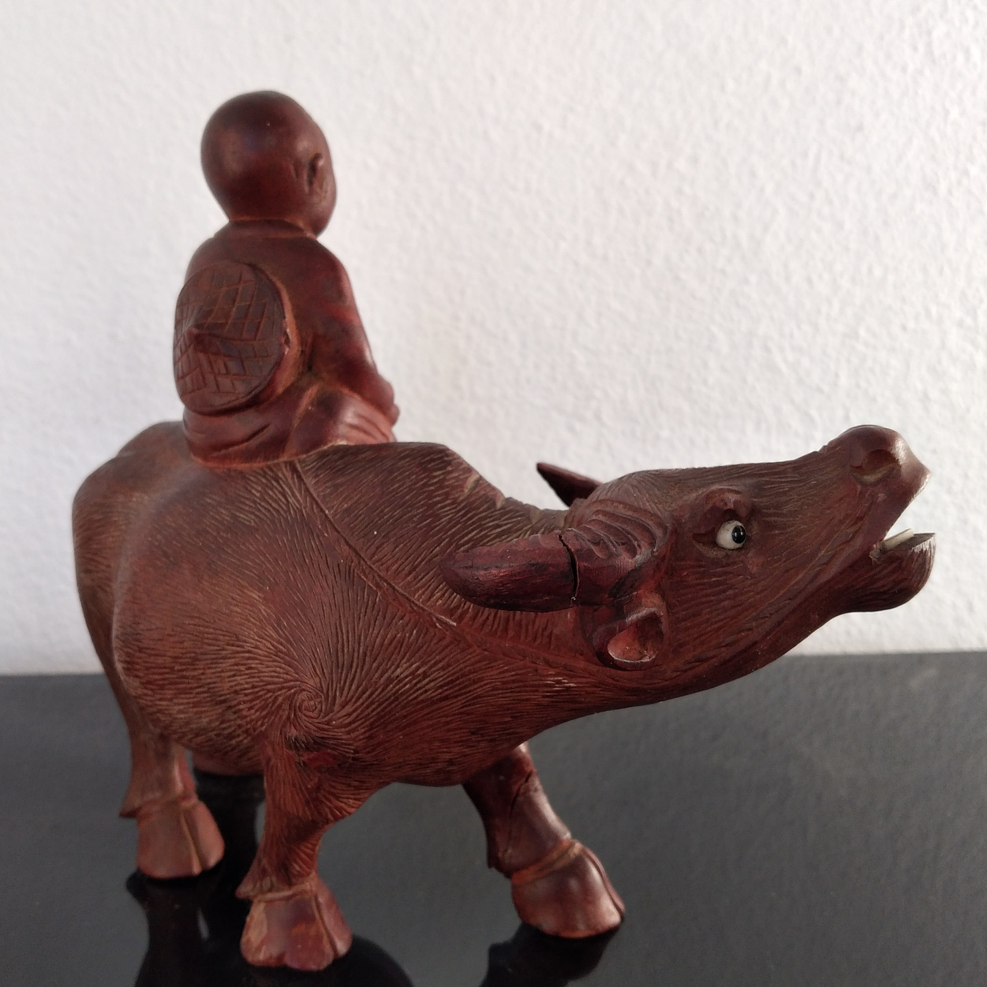 Búfalo em madeira 3