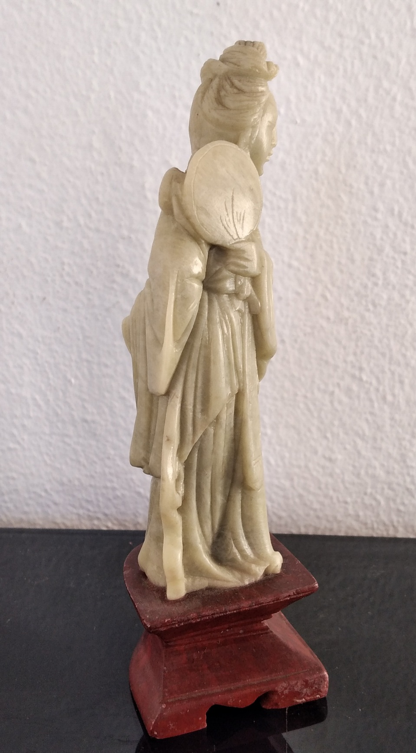 Gueixa em pedra sabão  4