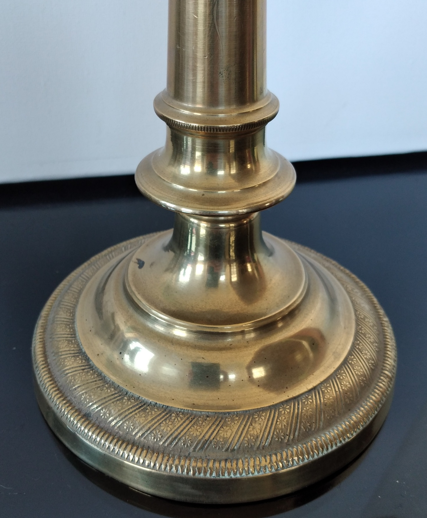 Castiçal em bronze  2