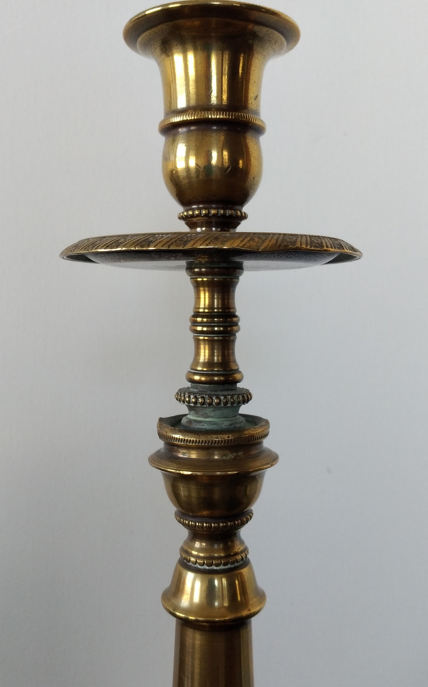 Castiçal em bronze  3