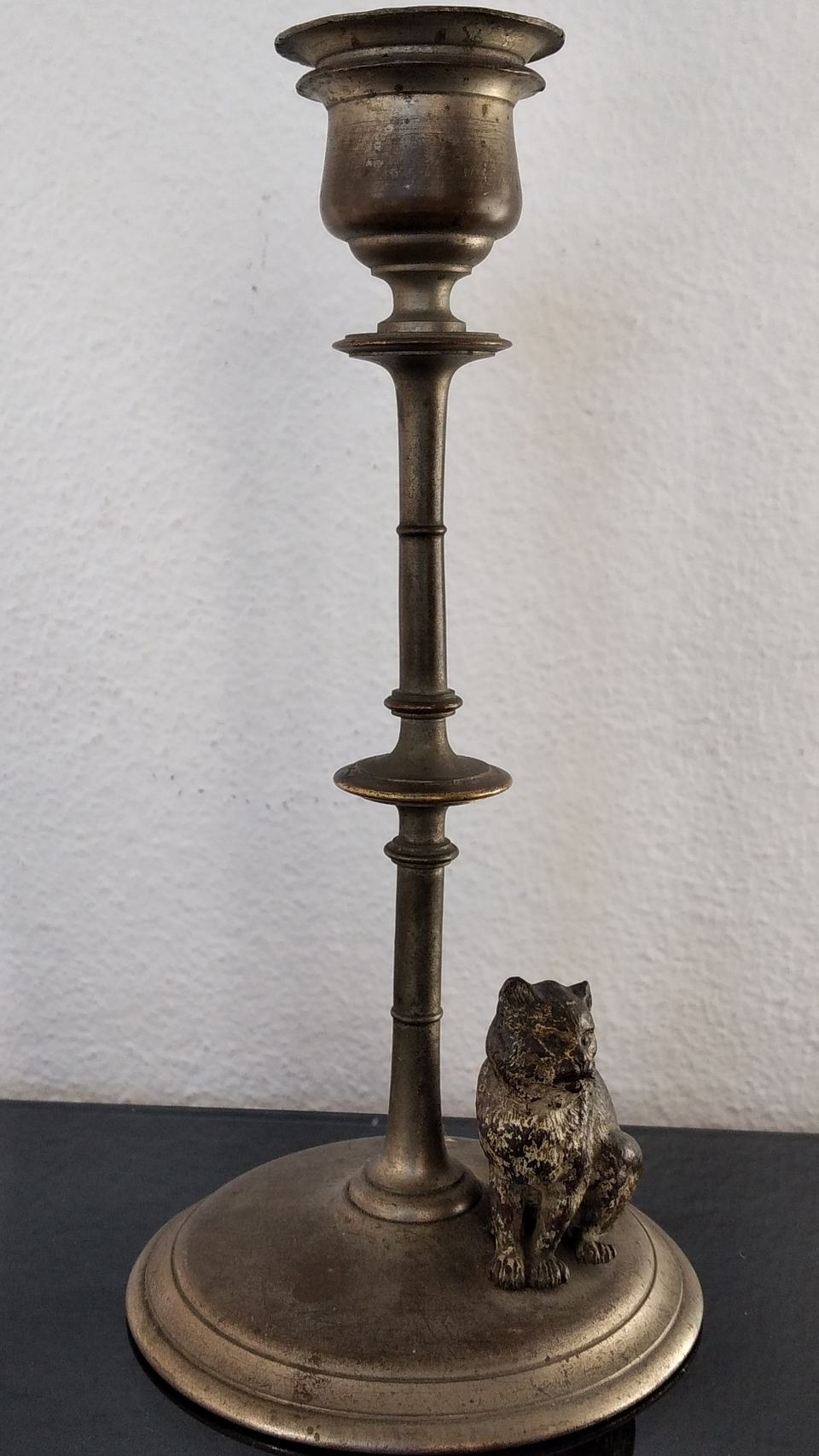 Castiçal com gato 3