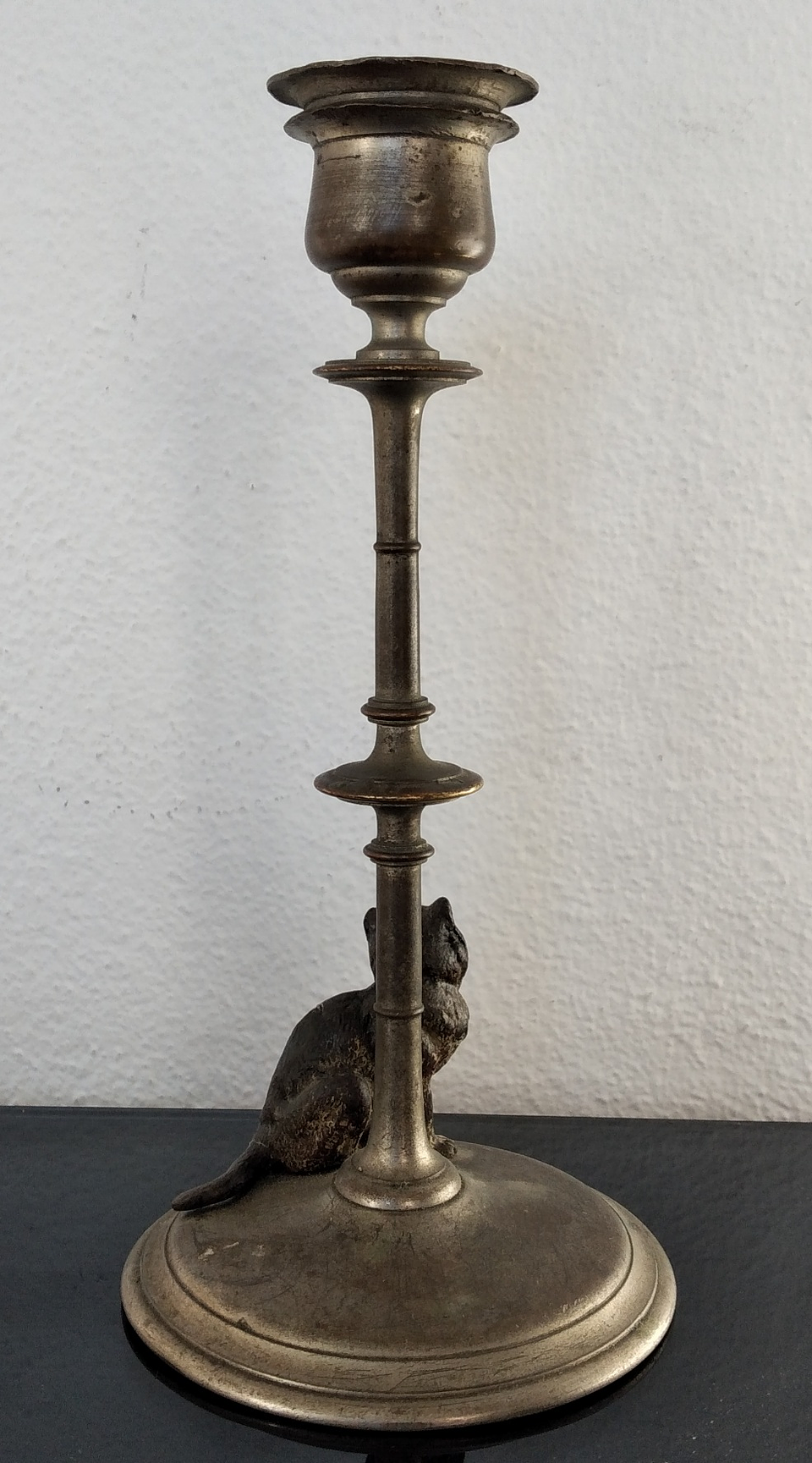 Castiçal com gato 4