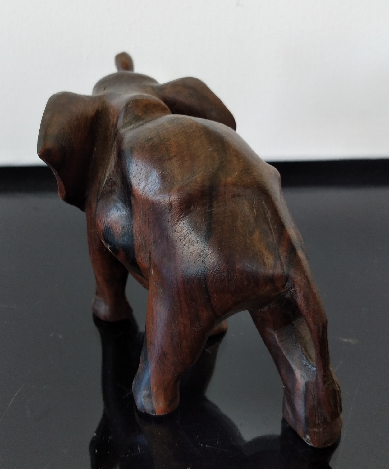 Elefante em madeira