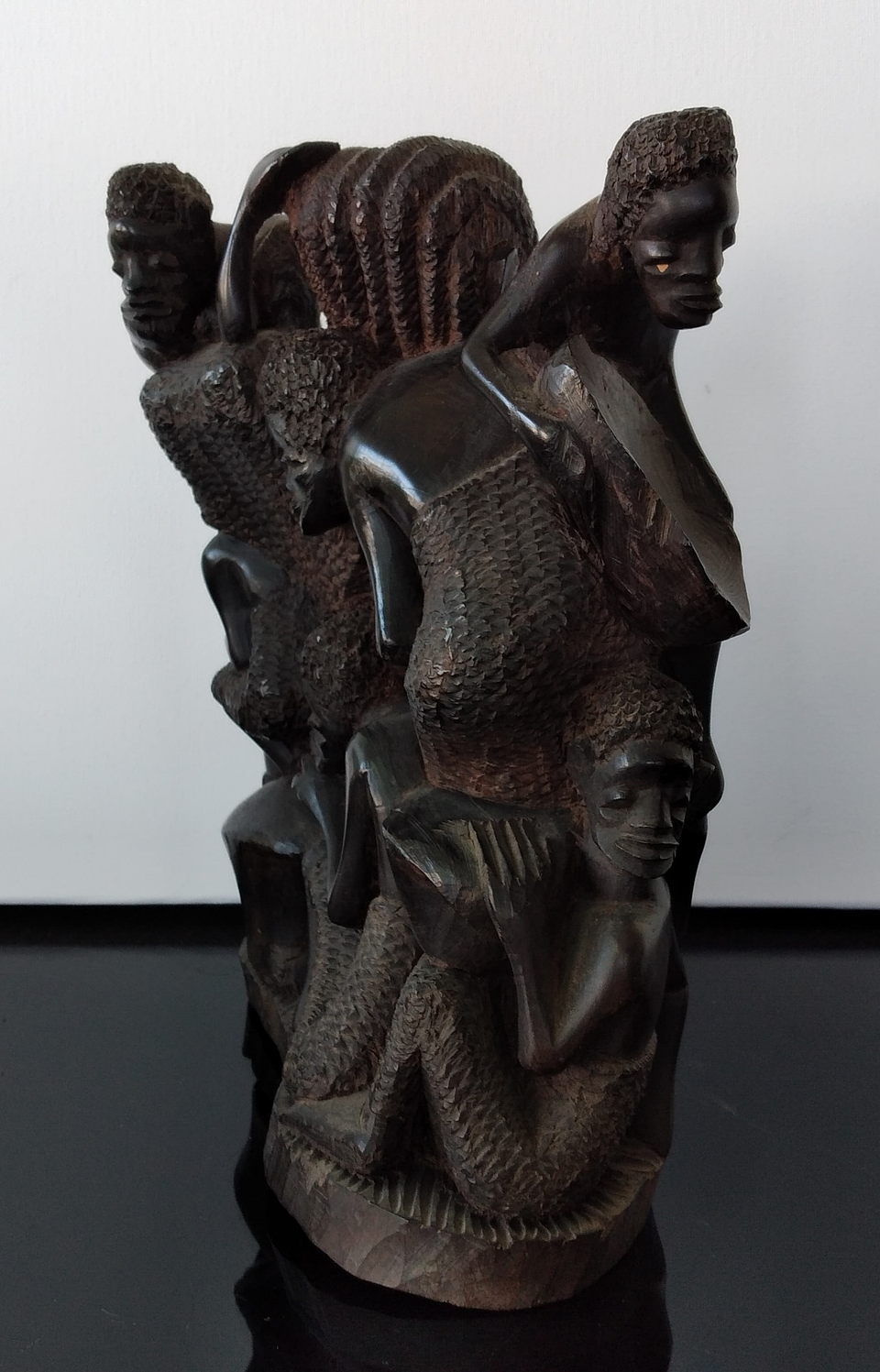 Escultura em madeira família  5