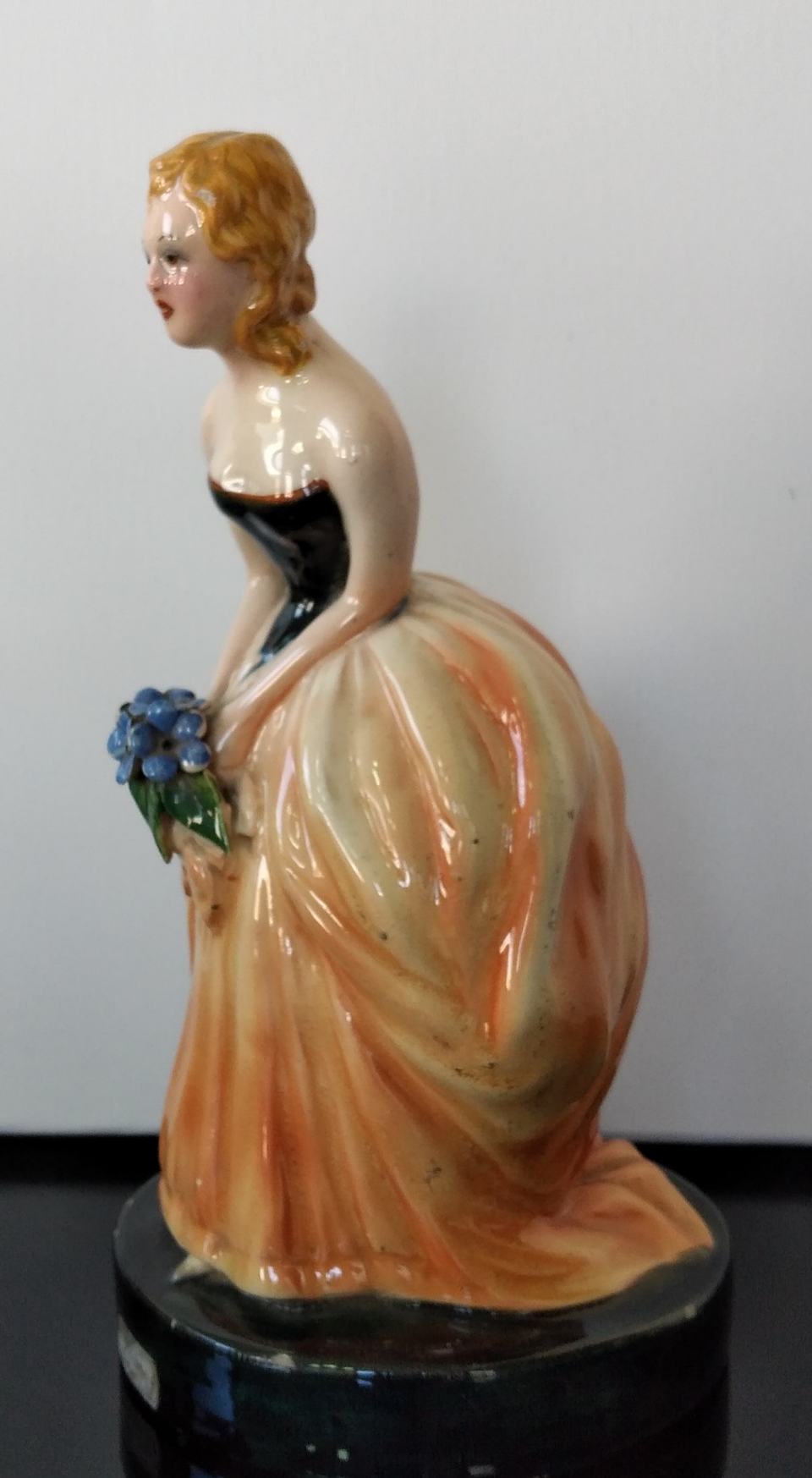 Estatueta em faiança, arte Déco  2