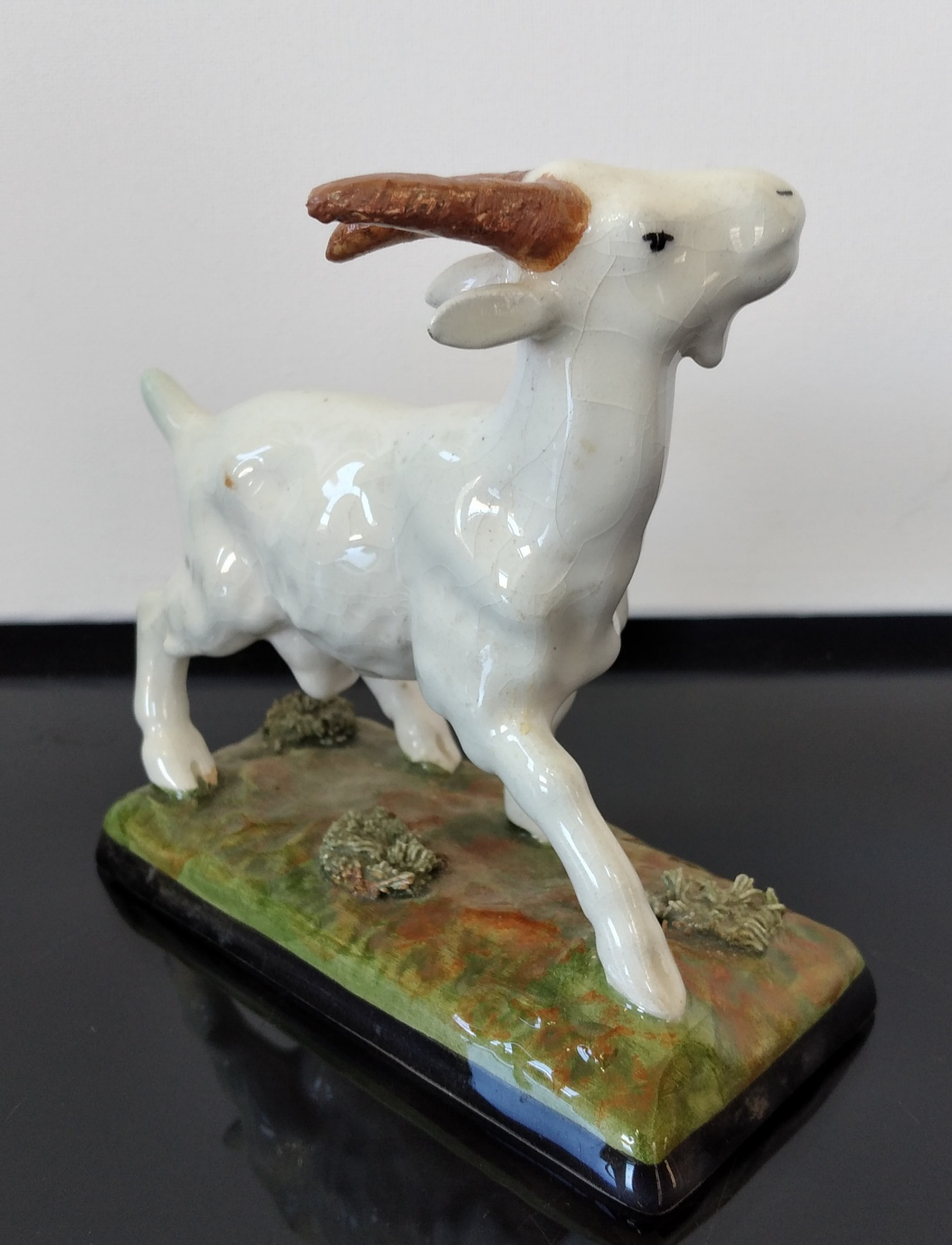 Cabra em faiança  3