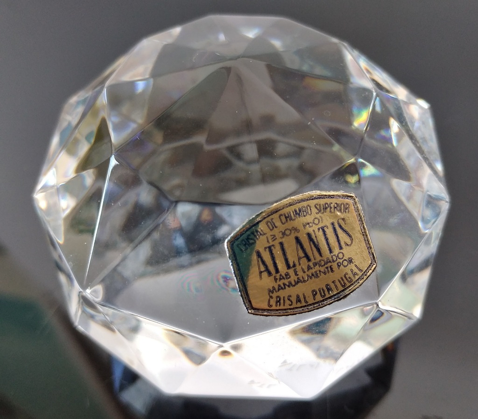 Pisa-papéis da Atlantis 2