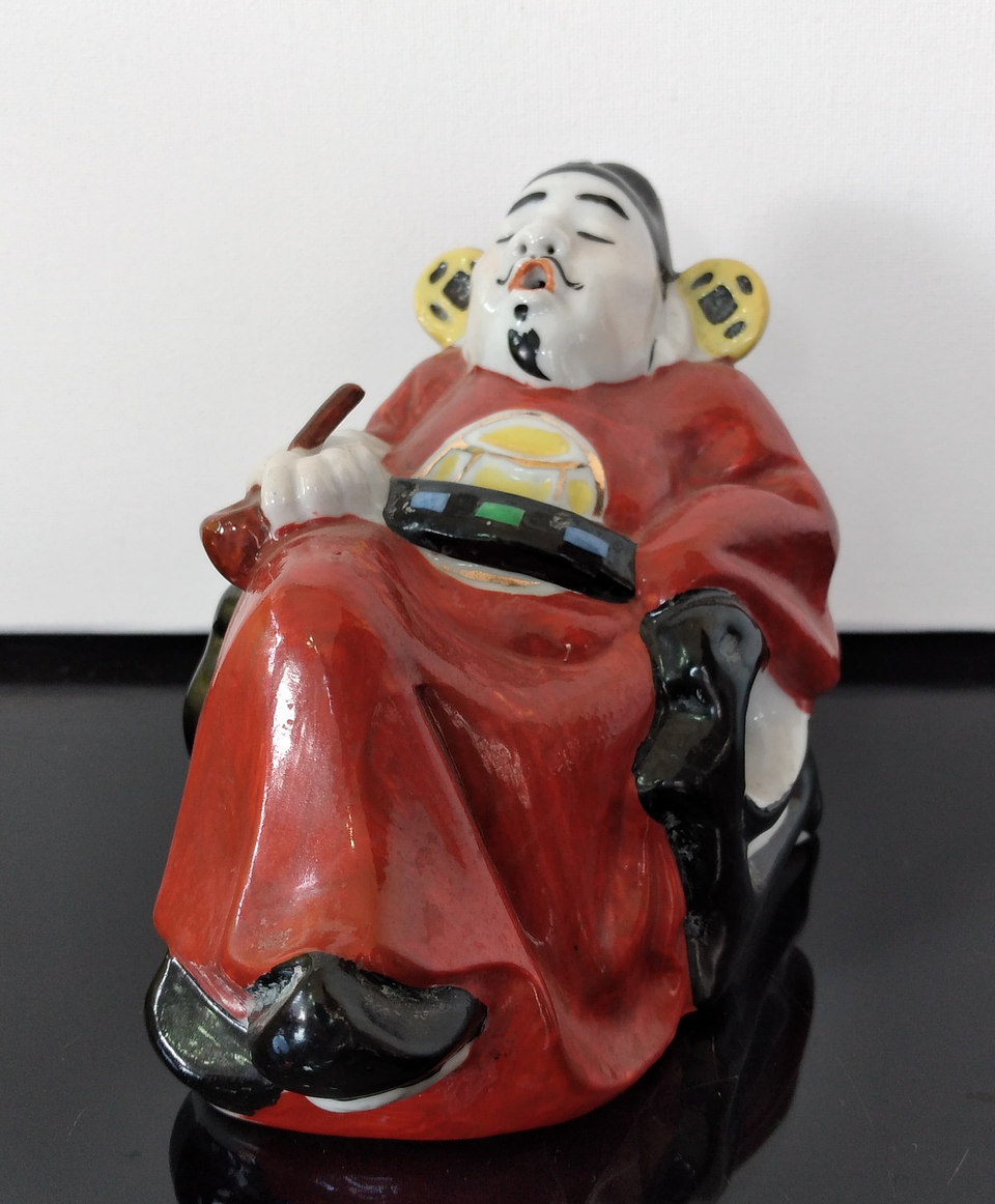 Cinzeiro oriental, exalador 1