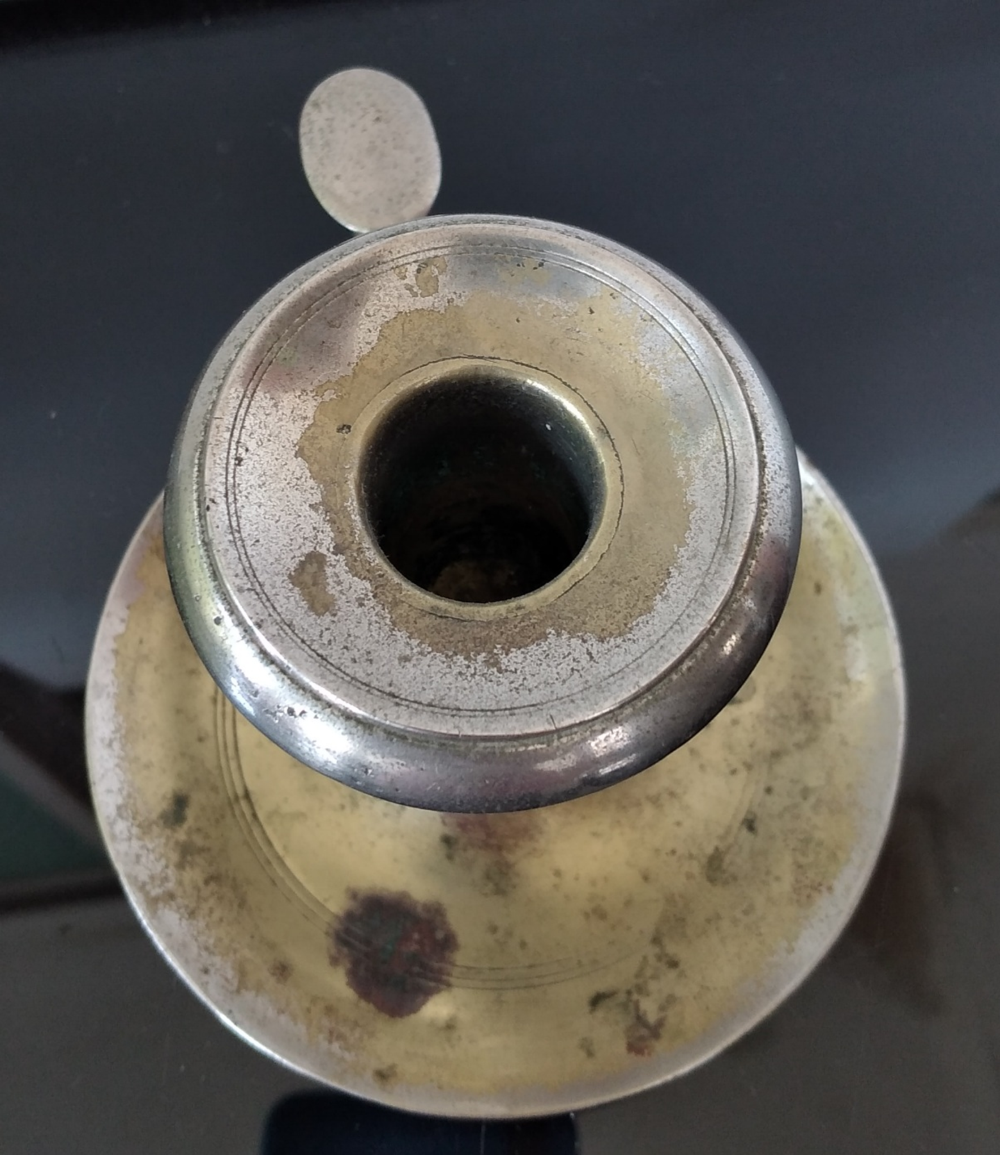 Palmatória em metal  2