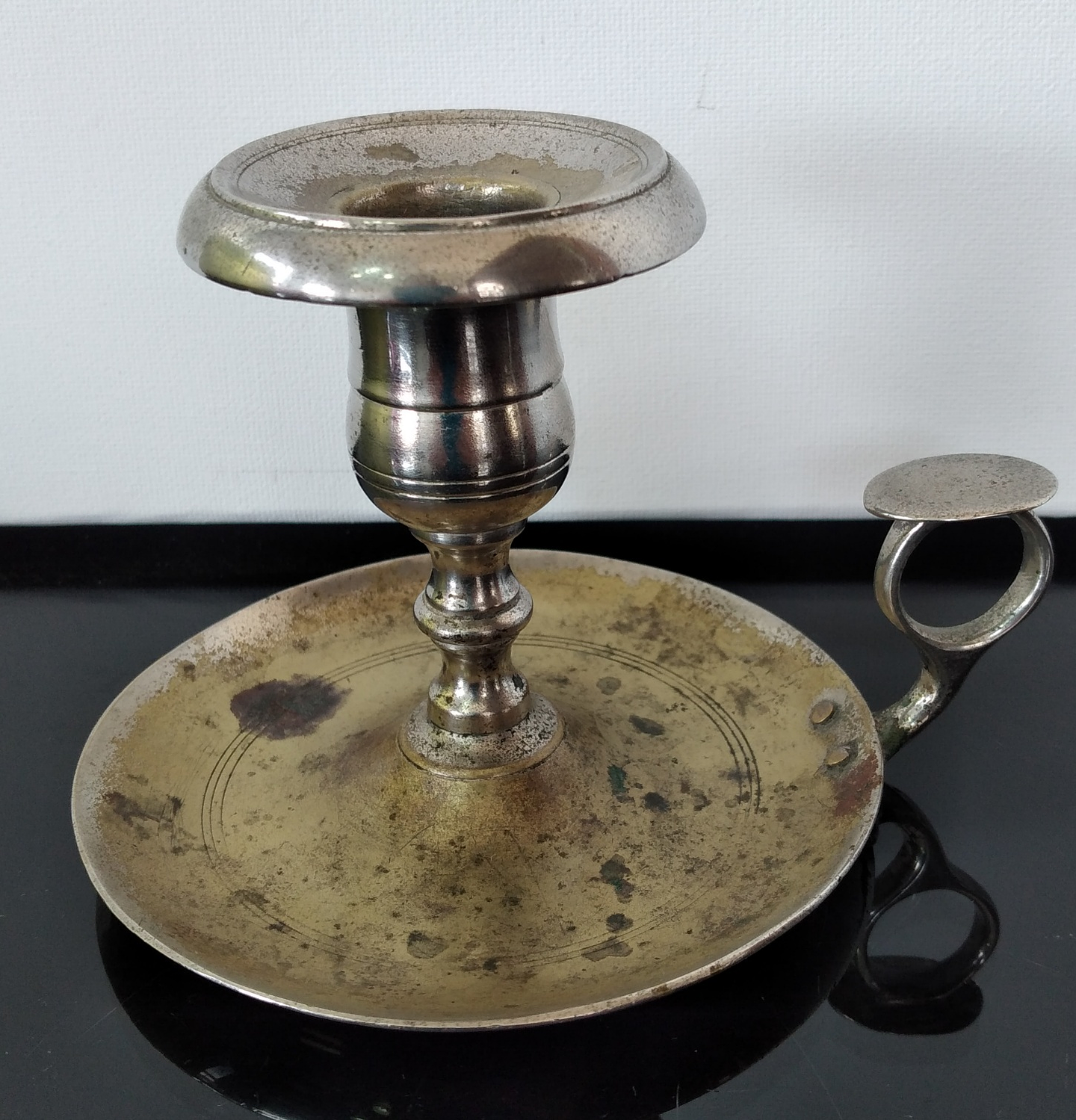 Palmatória em metal  4