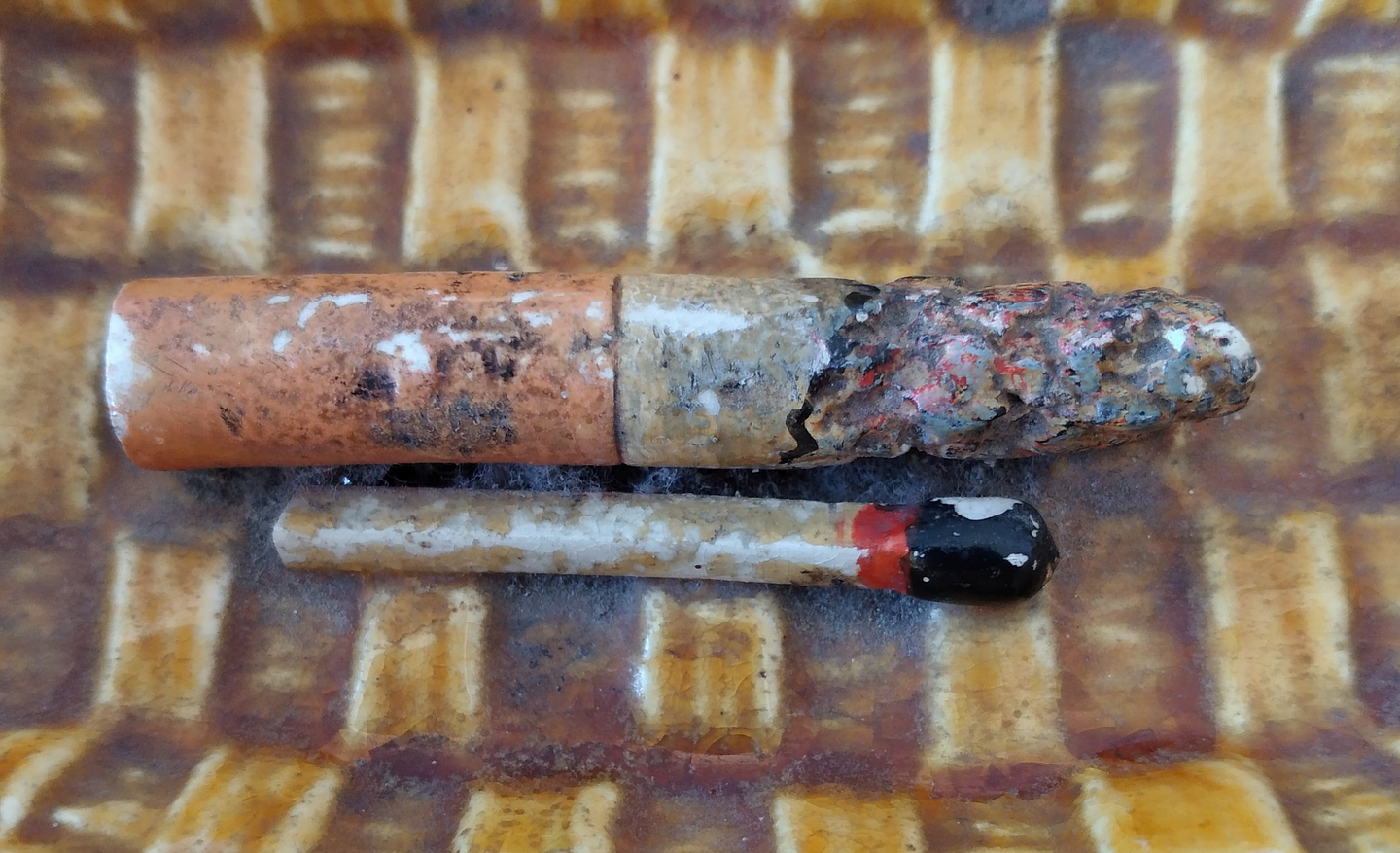 Cinzeiro em faiança  3