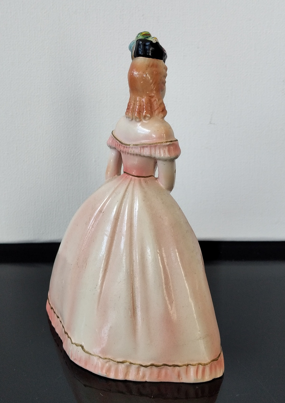 Dama antiga em faiança  3