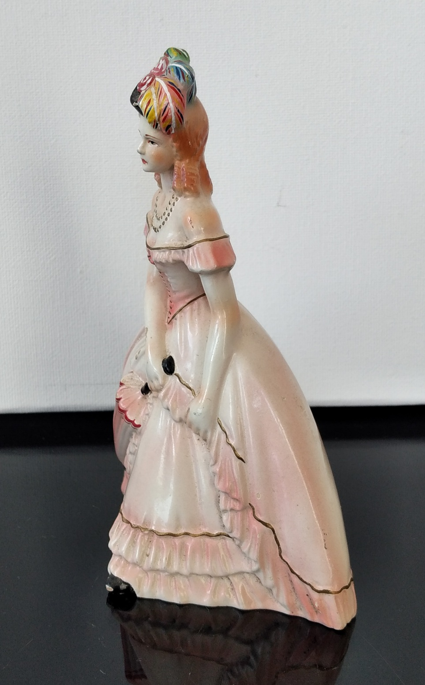 Dama antiga em faiança  4