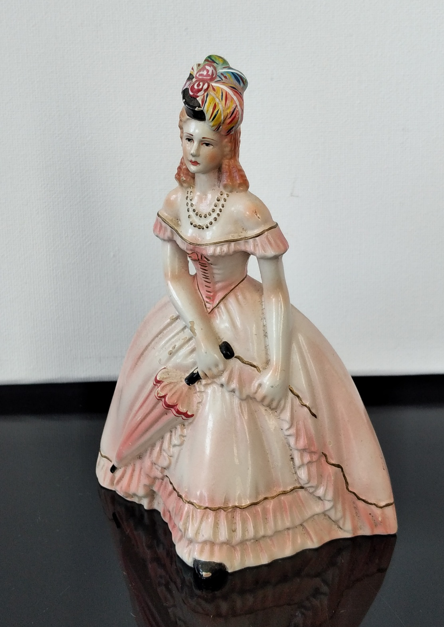 Dama antiga em faiança  6