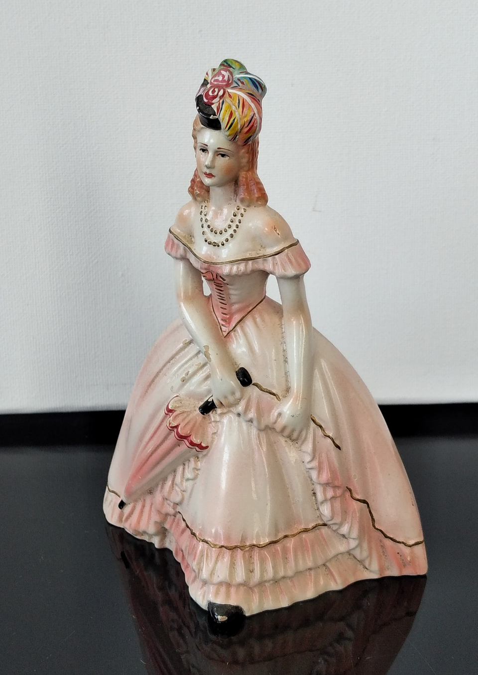 Dama antiga em faiança  6