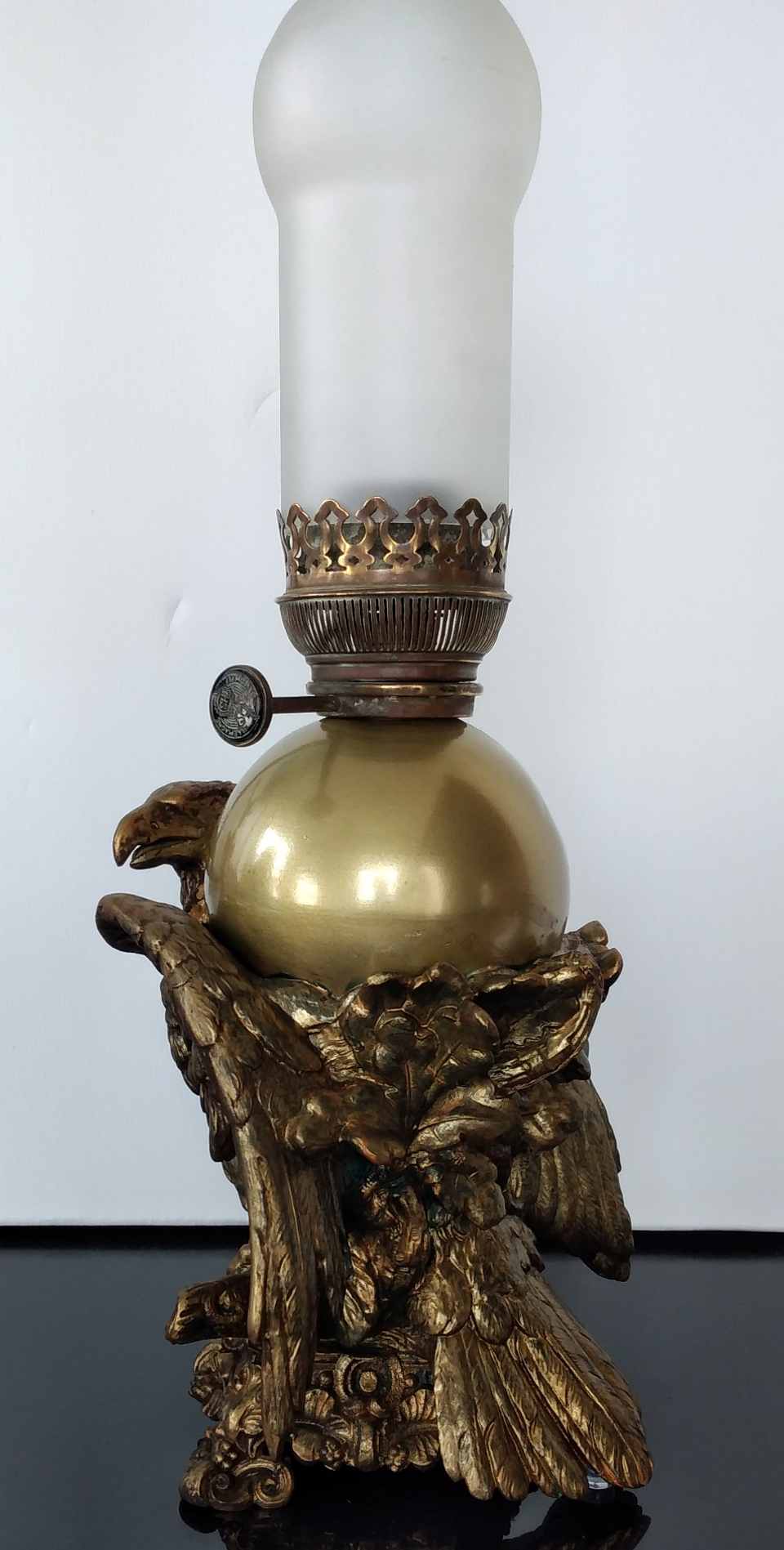 Candeeiro a petróleo representando Águia 4