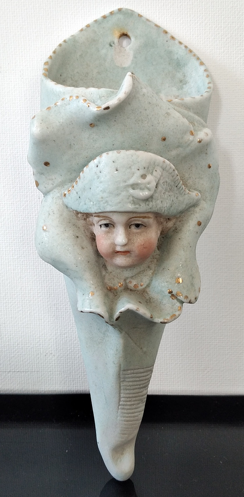 Floreira de parede em biscuit